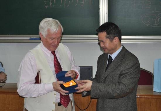 л����Ժ���Ӵ������������ʿ������