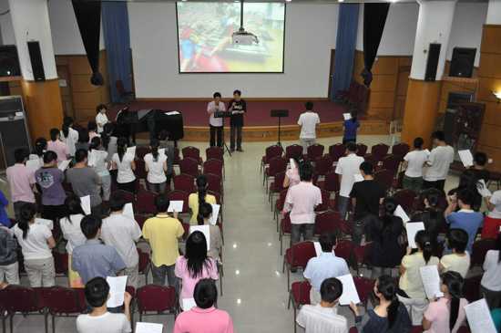 洪水无情,恩主有爱” 洪水无情,恩主有爱”