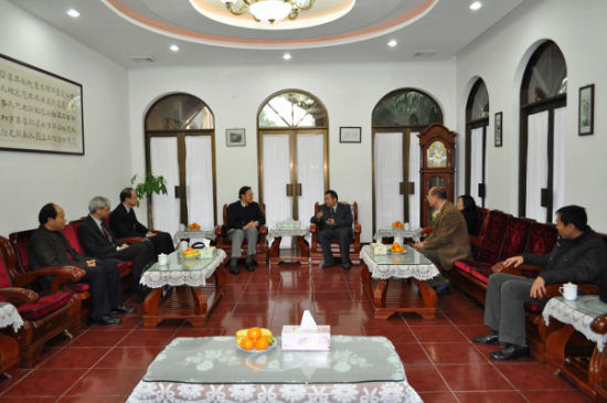 谢炳国院长接待新加坡三一神学院代表团 谢炳国院长接待新加坡三一神学院代表团