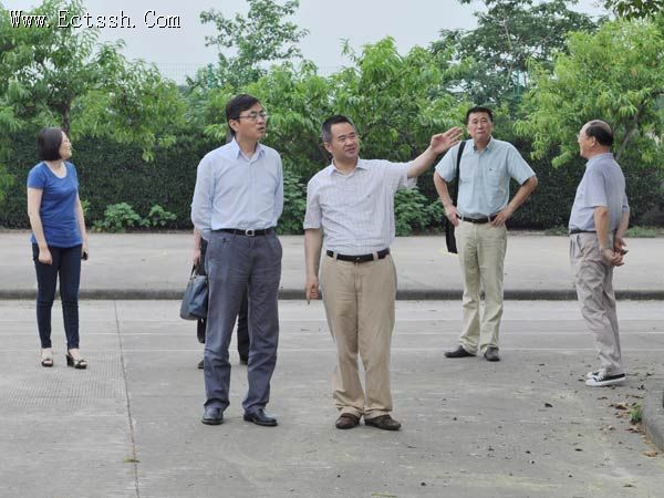 华东神学院接待上海市民宗委主任一行 华东神学院接待上海市民宗委主任一行