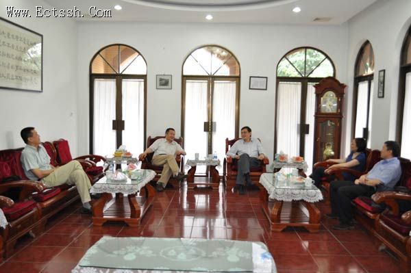 华东神学院接待上海市民宗委主任一行 华东神学院接待上海市民宗委主任一行