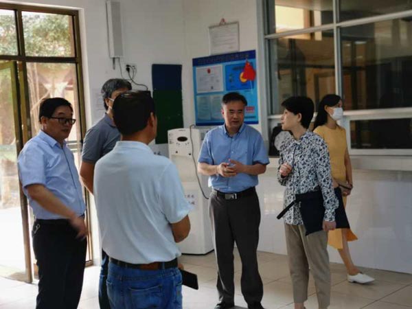 市民宗局花蓓局长走访慰问华东神学院 市民宗局花蓓局长走访慰问华东神学院